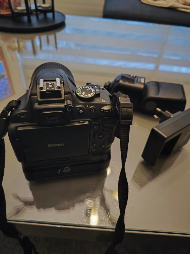 NIKON D5100 MET 18:55 VR KITLENS SD KAART LADER 12300 CLICKS, Ophalen, Spiegelreflex, Zo goed als nieuw, Nikon