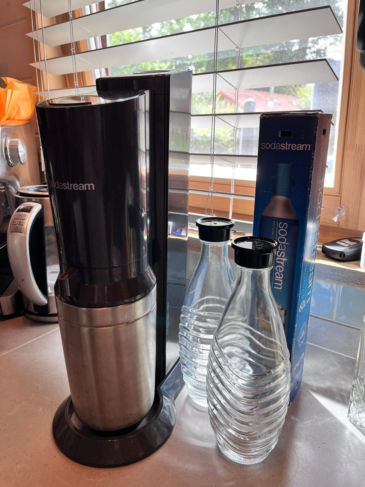 Sodastream incl. 2 glazen flessen en cilinders, Ophalen, Gebruikt