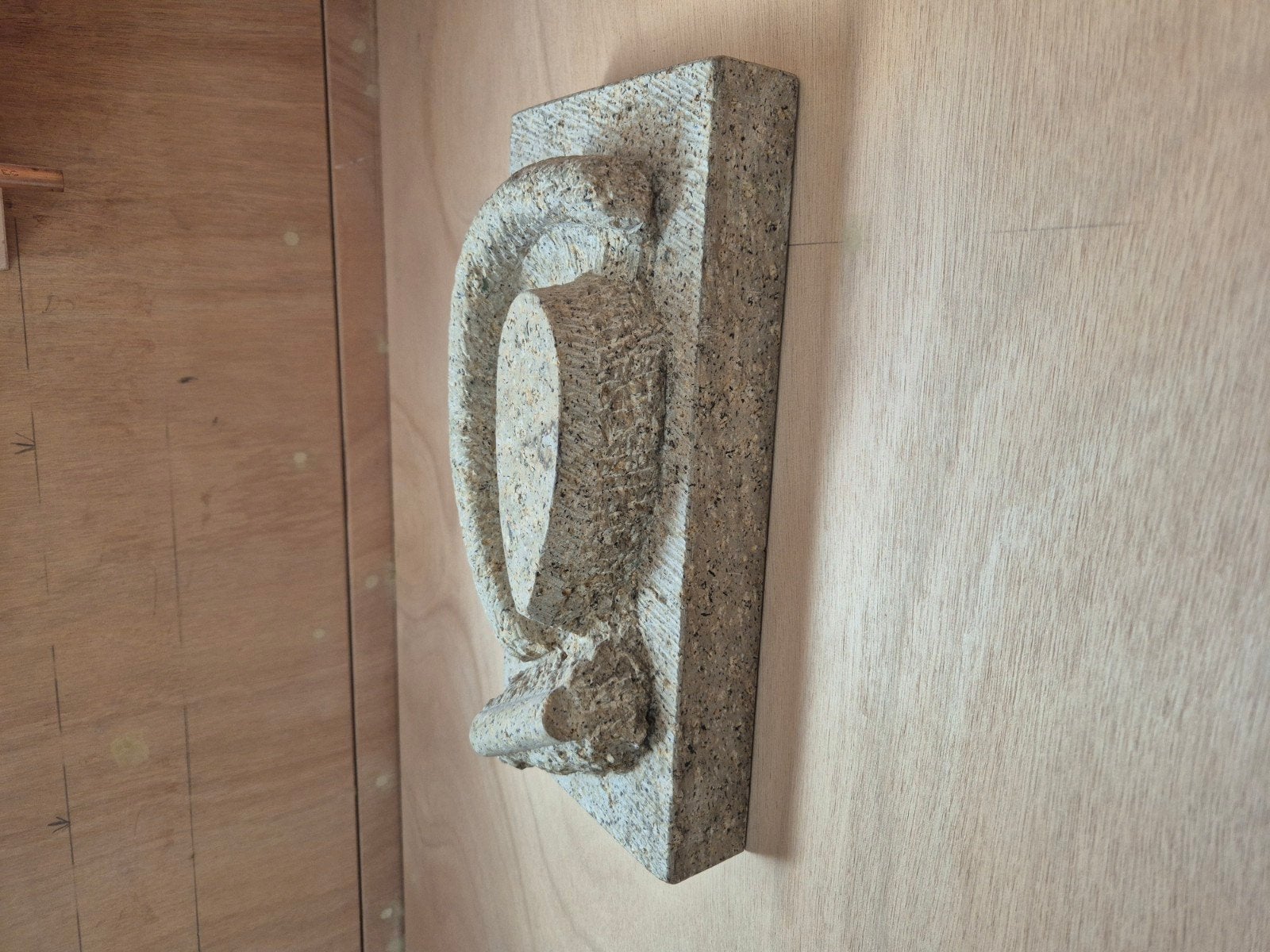 Granieten reliëf in stijl van Hildo Krop (30x14x4 cm), Antiek en Kunst, Ophalen of Verzenden