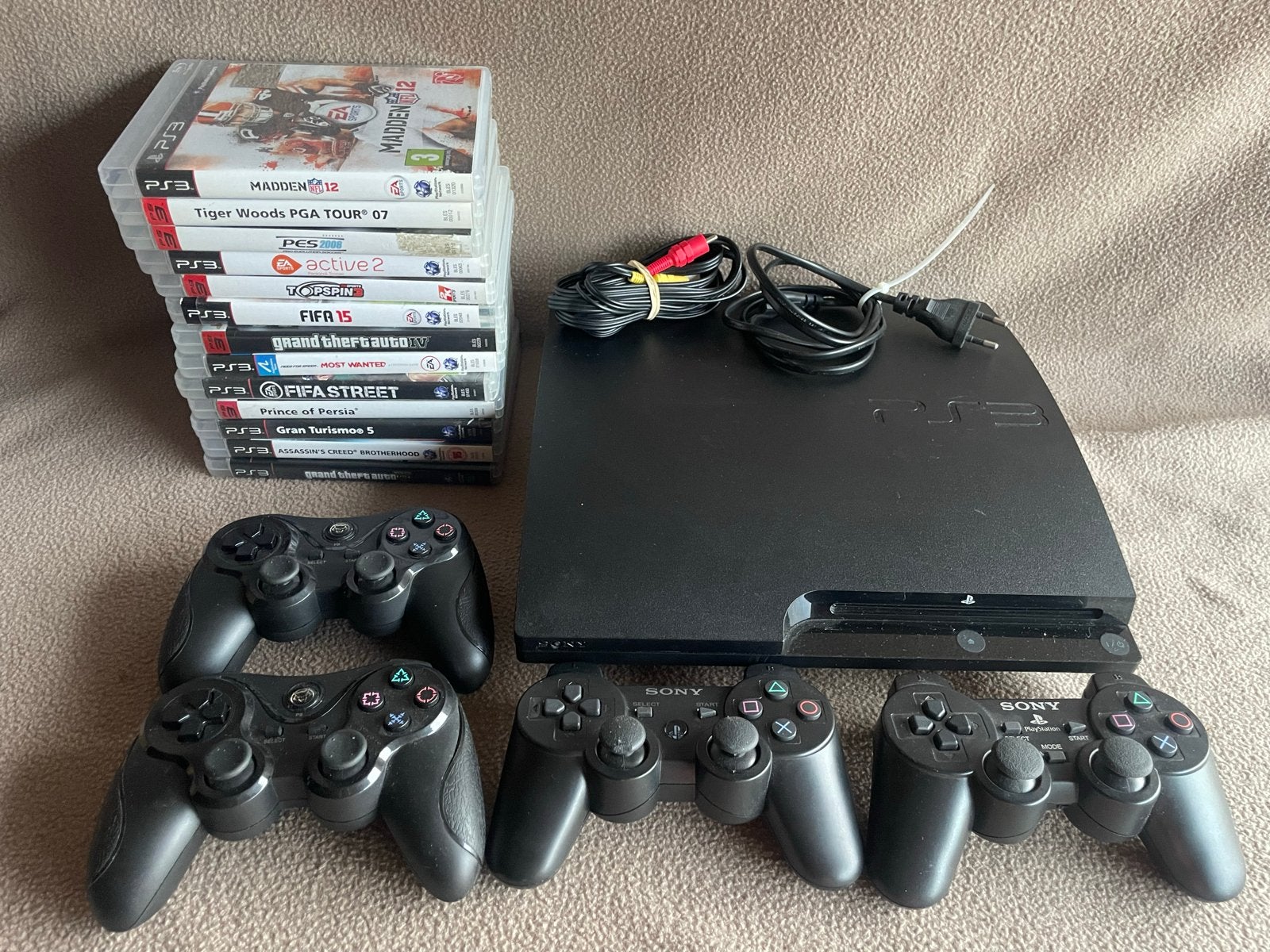 PlayStation 3 (PS3) CECH-3004B met 4 controllers en games, Gebruikt, Overige genres, Eén computer, Ophalen of Verzenden