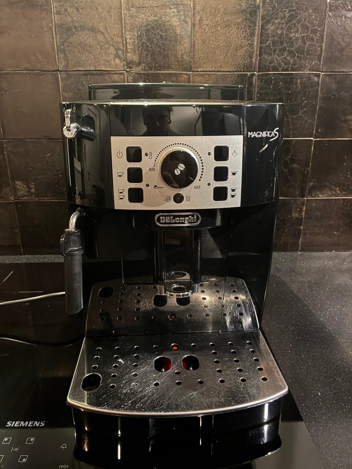 De’Longhi Magnifica S – volautomatische bonenkoffiemachine, Gebruikt, Koffiemachine, Koffiebonen, Ophalen