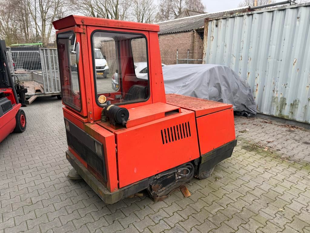 Veegmachine 3 cilinder Kubota, Ophalen