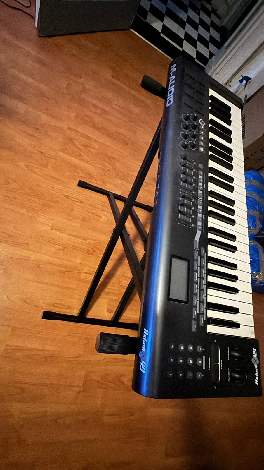 M-Audio midi controller with stand, Muziek en Instrumenten, Keyboards, Gebruikt, Met standaard, Ophalen, 49 toetsen