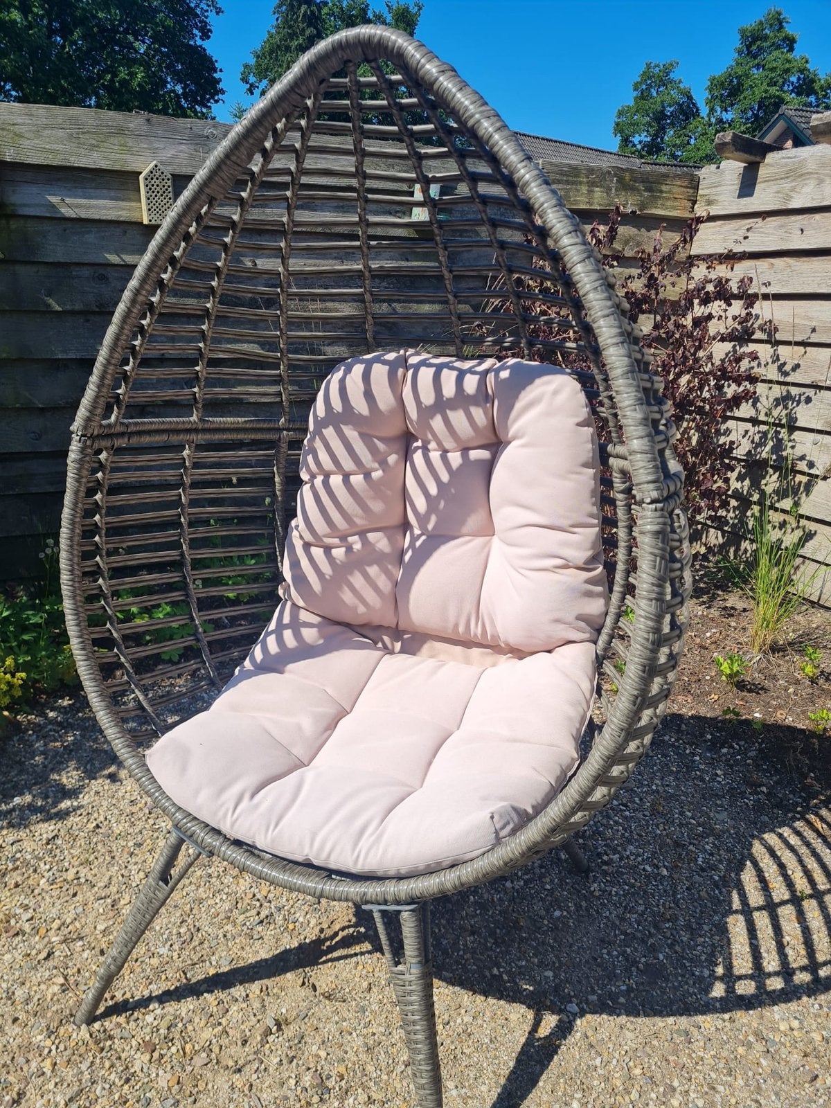 Comfortabele Wicker Hangstoel met Kussen, Ophalen, Zo goed als nieuw, Wicker