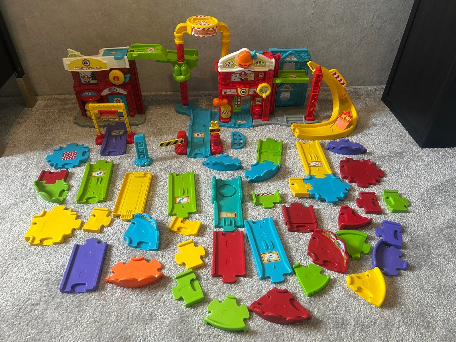 VTech toet toet brandweerkazerne., Kinderen en Baby's, Speelgoed | Vtech, Ophalen, Zo goed als nieuw, 2 tot 4 jaar