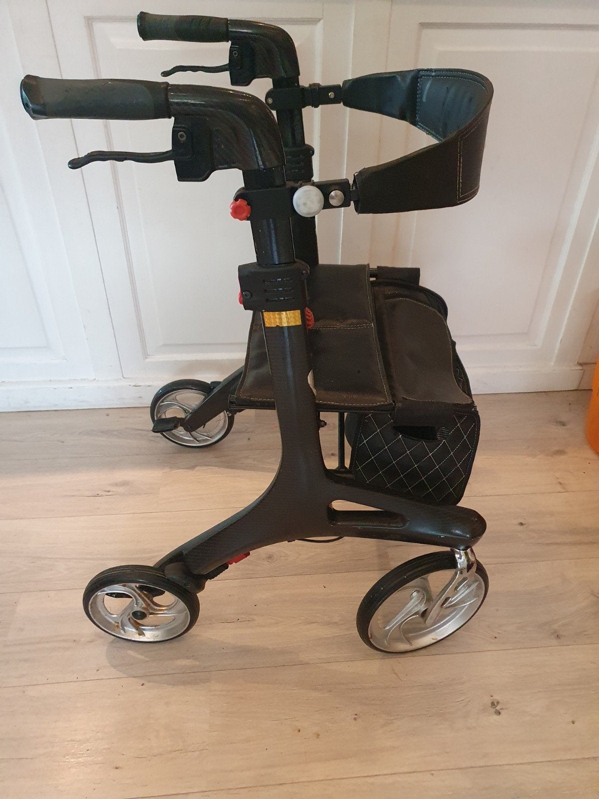 Lichtgewicht rollator Makkelijk inklapbaar, Diversen, Rollators, Nitro, Onbekend, Zo goed als nieuw, Onbekend
