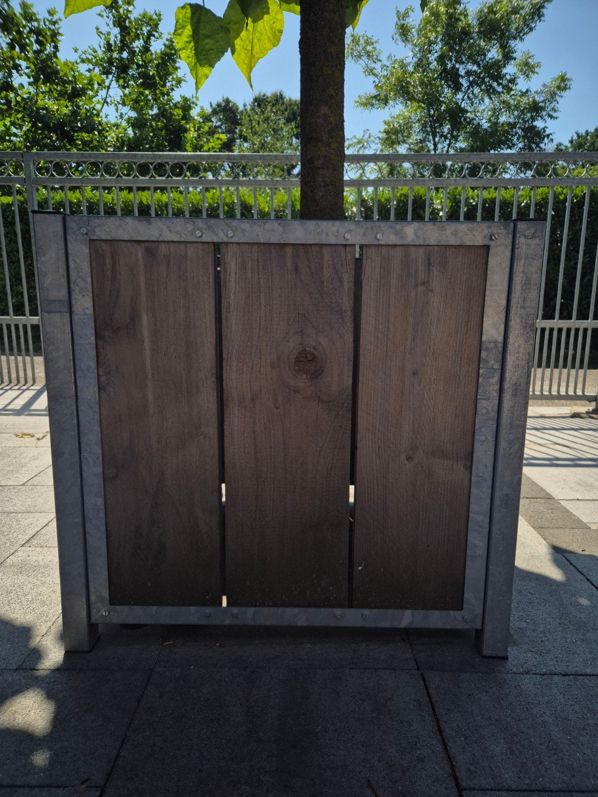 2 Robuuste boombakken van steigerhout en gegalv. frame, Tuin en Terras, Ophalen, Gebruikt, Vierkant, Metaal