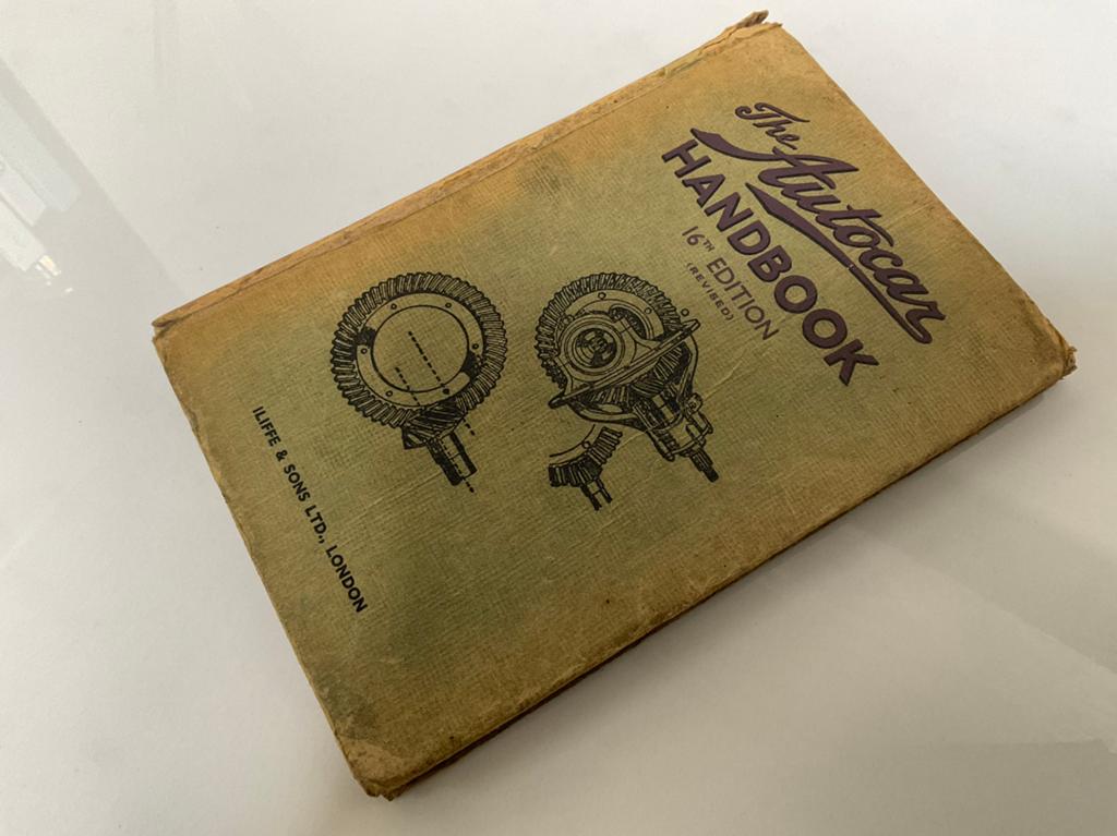 The Autocar Handboek 1942, Ophalen of Verzenden, Zo goed als nieuw