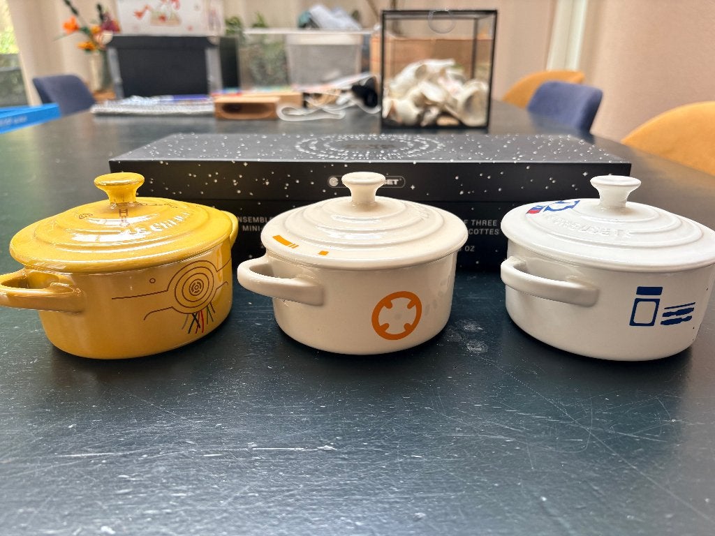 Le Creuset Star Wars Mini Cocotte Set (R2-D2, C-3PO & BB-8), Ophalen of Verzenden, Nieuw, Overige materialen, Overige typen