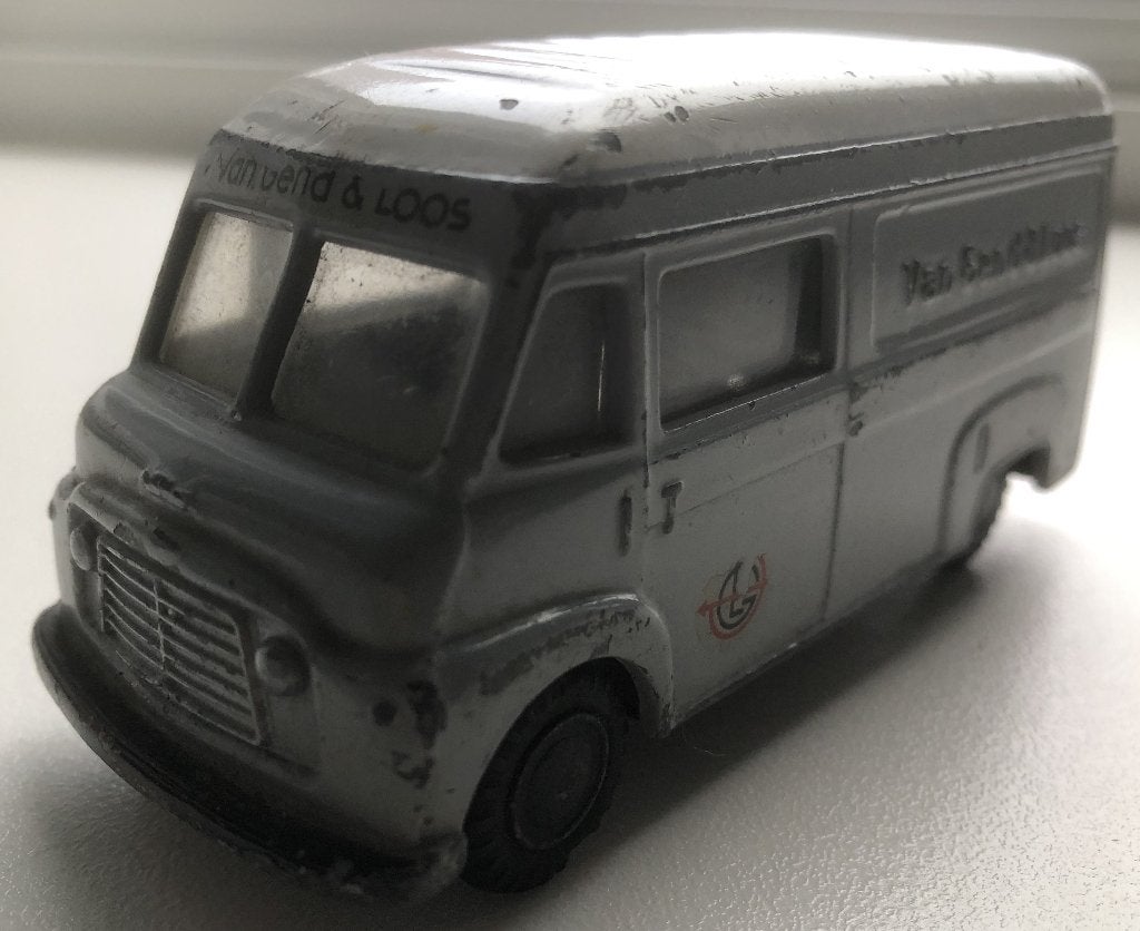 VAN GEND & LOOS - BESTELAUTO - LION CAR - ONG. 10 CM LANG, Ophalen of Verzenden, Gebruikt