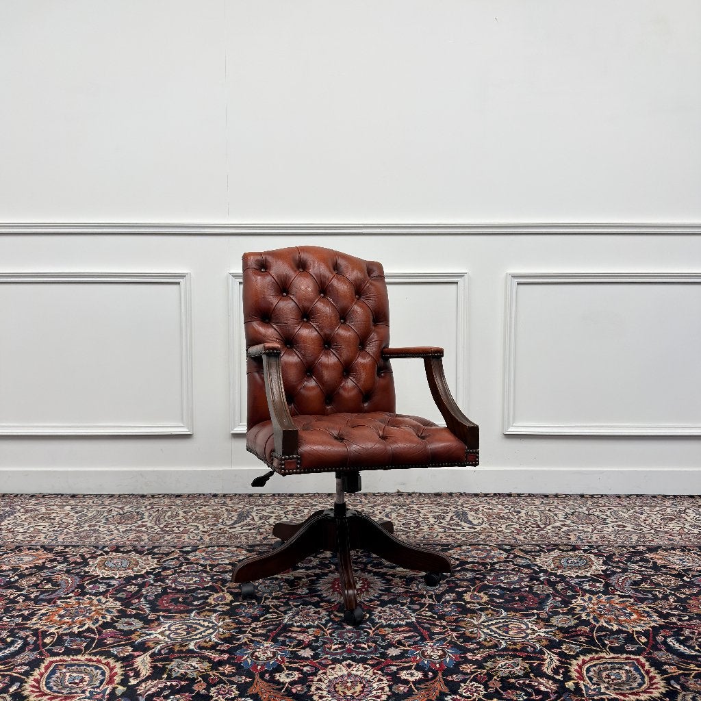 Klassiek Engels Chesterfield Bureaustoel