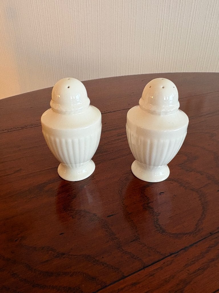 Wedgwood Edme - peper en zout setje, Klassiek, Overige typen, Ophalen of Verzenden, Zo goed als nieuw
