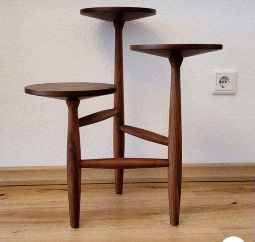 Gezocht!! houten driepoot plantentafeltje, 1 kruk, Ophalen, 60 tot 90 cm