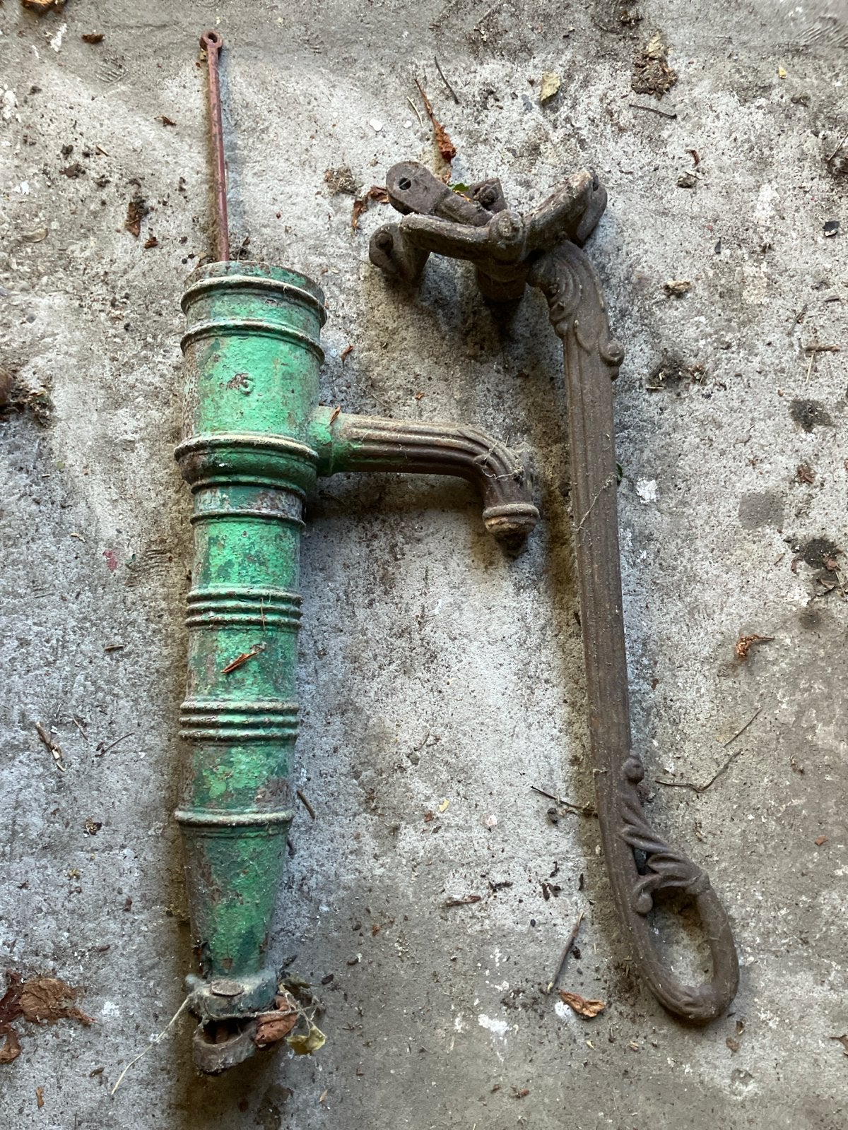 Antieke gietijzeren waterpomp - decoratief, Antiek en Kunst, Ophalen