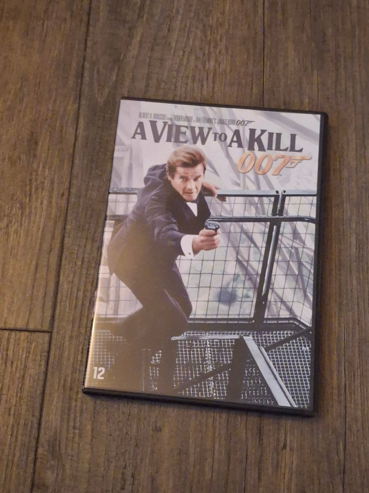 DVD James Bond  - A View To A Kill, Vanaf 12 jaar, Ophalen of Verzenden, Zo goed als nieuw, Actie