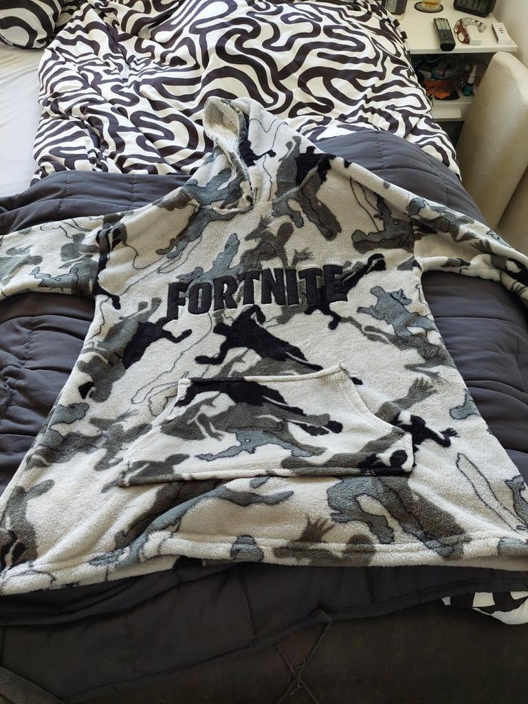 Fortnite hoodi deken, Ophalen of Verzenden, Zo goed als nieuw, Jongen of Meisje, Trui of Vest