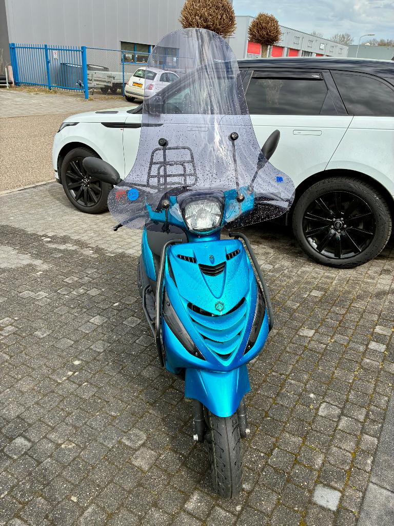 Piaggio zip iget 2024 | 7100 km, Ophalen, Maximaal 45 km/u, Zip, Zo goed als nieuw