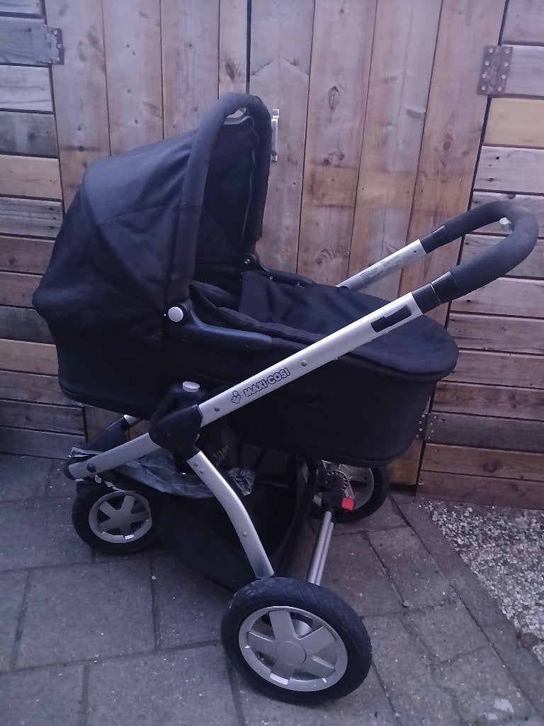 Maxi  Cosi wandelwagen incl. wieg, parasol, regenkap etc., Ophalen, Gebruikt, Luchtbanden, Combiwagen