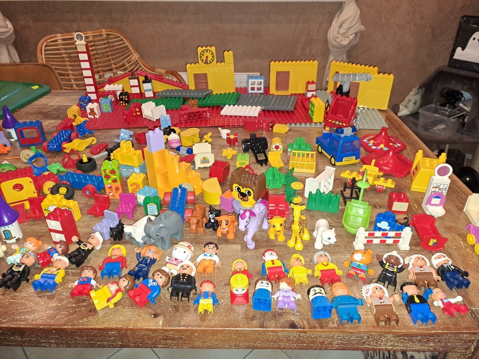 Grote partij LEGO Duplo met grondplaten en diverse blokken, Gebruikt, Ophalen of Verzenden, Duplo, Meerdere sets