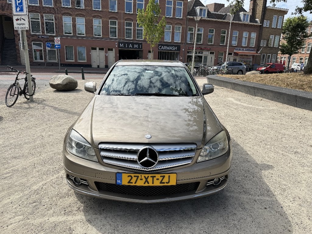 Mercedes-Benz C-Klasse 1.8 C180 Kompressor Sedan AUT 2007, Auto's, Mercedes-Benz, Achterwielaandrijving, 1800 kg, Zwart, 75 €/maand