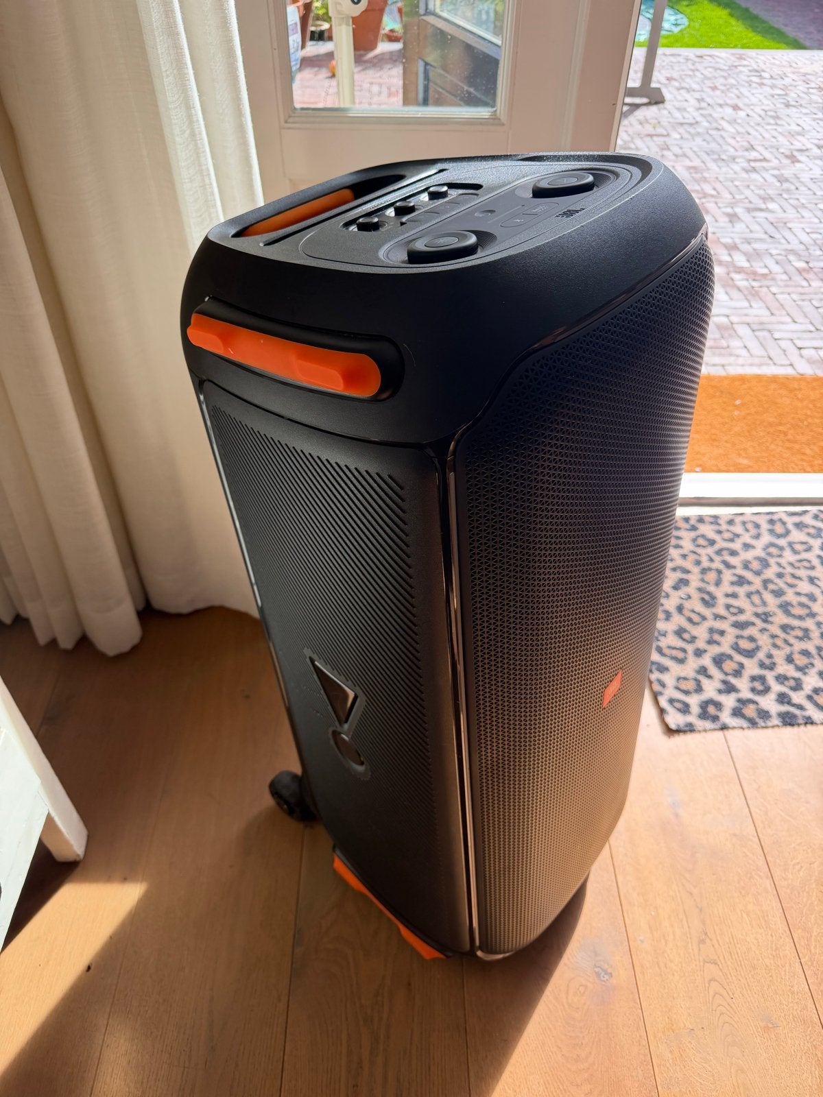 Foto 11 van JBL Partybox 710 met 2 draadloze microfoons