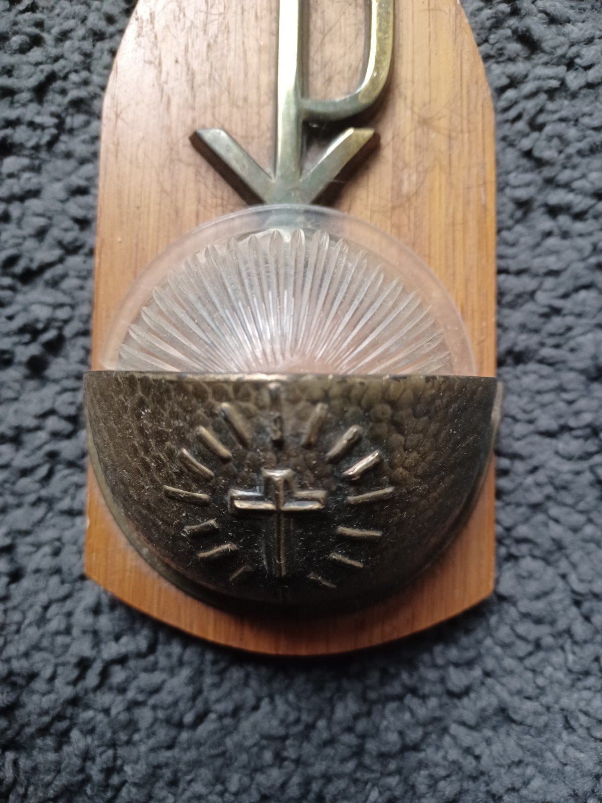 Vintage wijwaterbakje met Chi Rho symbool, Ophalen
