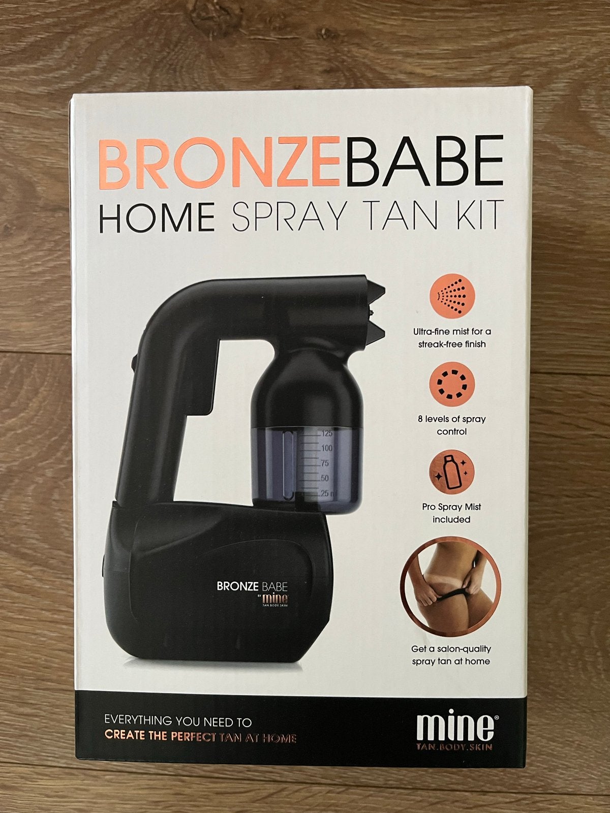Bronze Babe Home Spray Tan Kit - Perfecte Zelfbruiner, Ophalen of Verzenden, Nieuw, Bodylotion, Crème of Olie