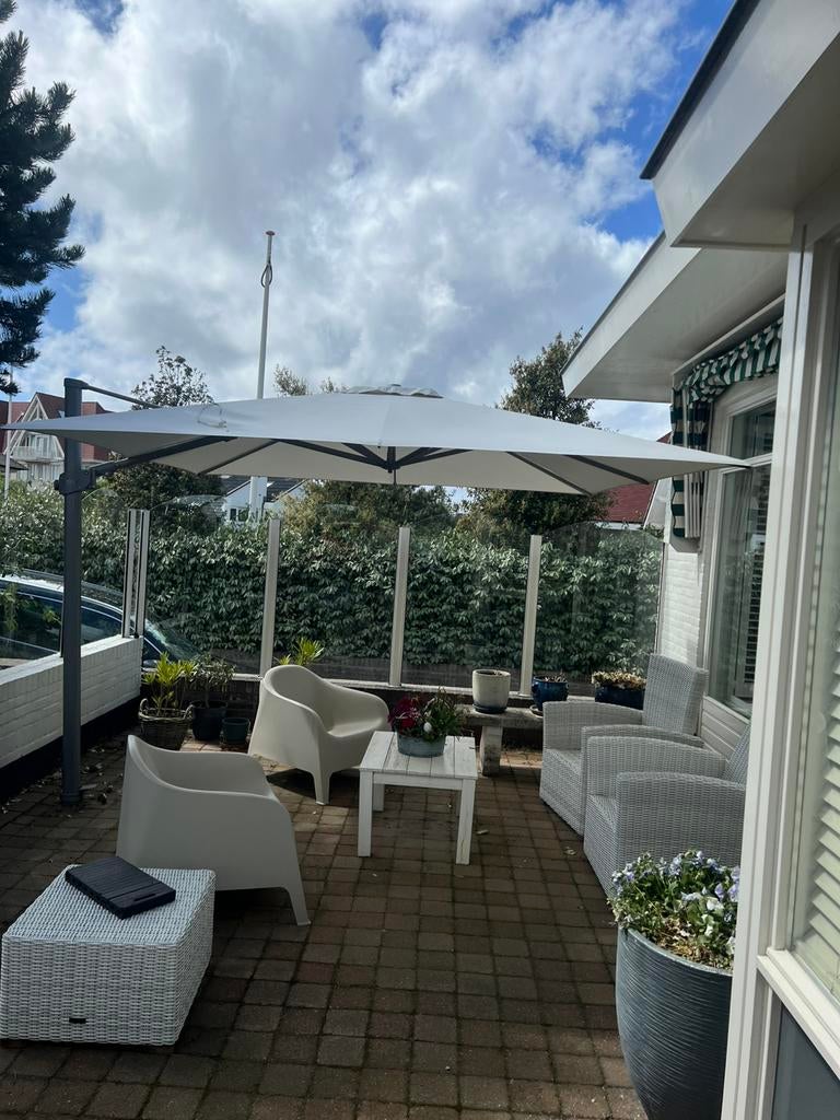 Zweefparasol van Kees Smit, Tuin en Terras, Overkappingen, Ophalen, Zo goed als nieuw, Tuinpaviljoen