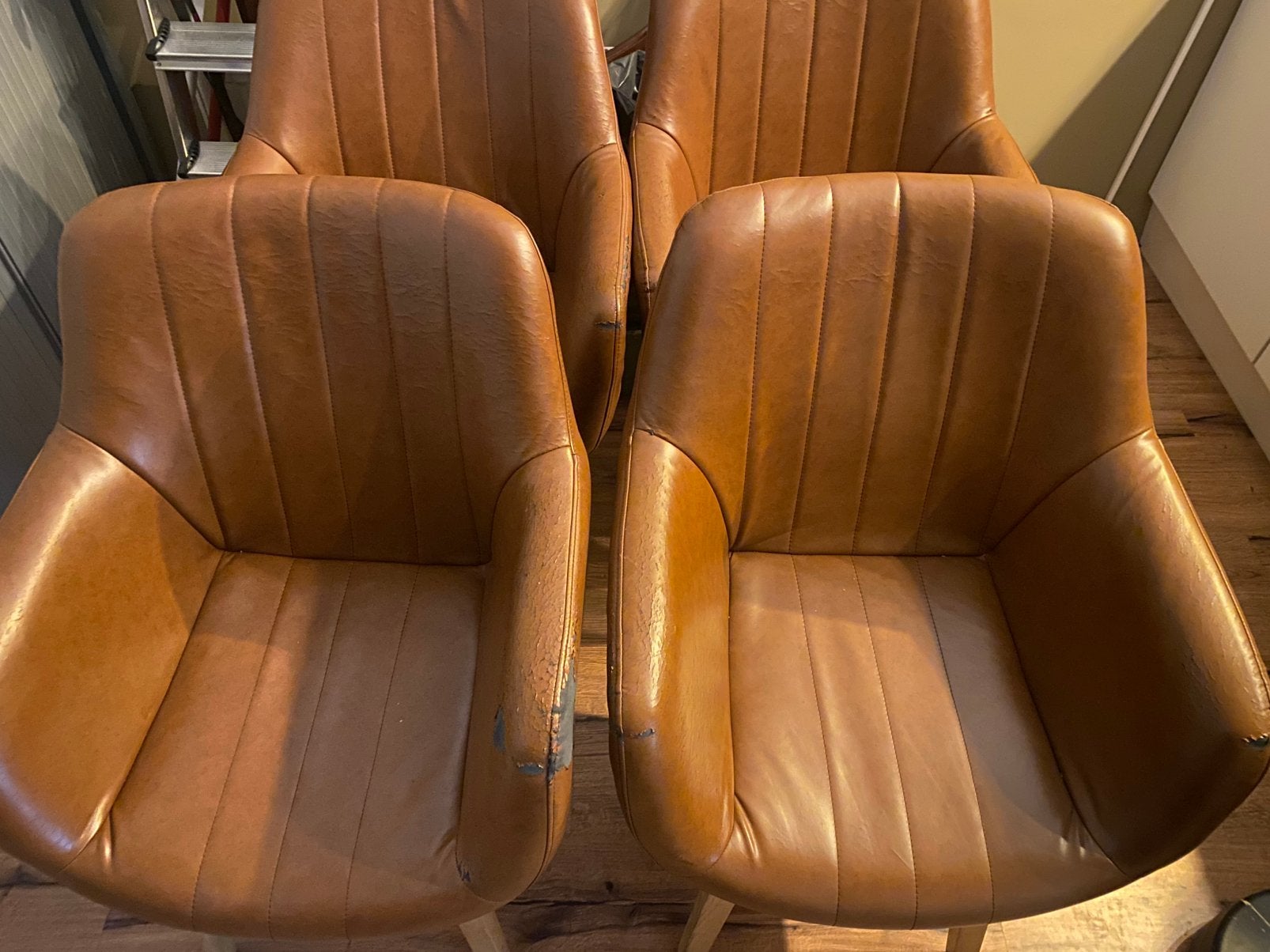 4 stoelen gratis!, Ophalen, Gebruikt, Bruin, Vier