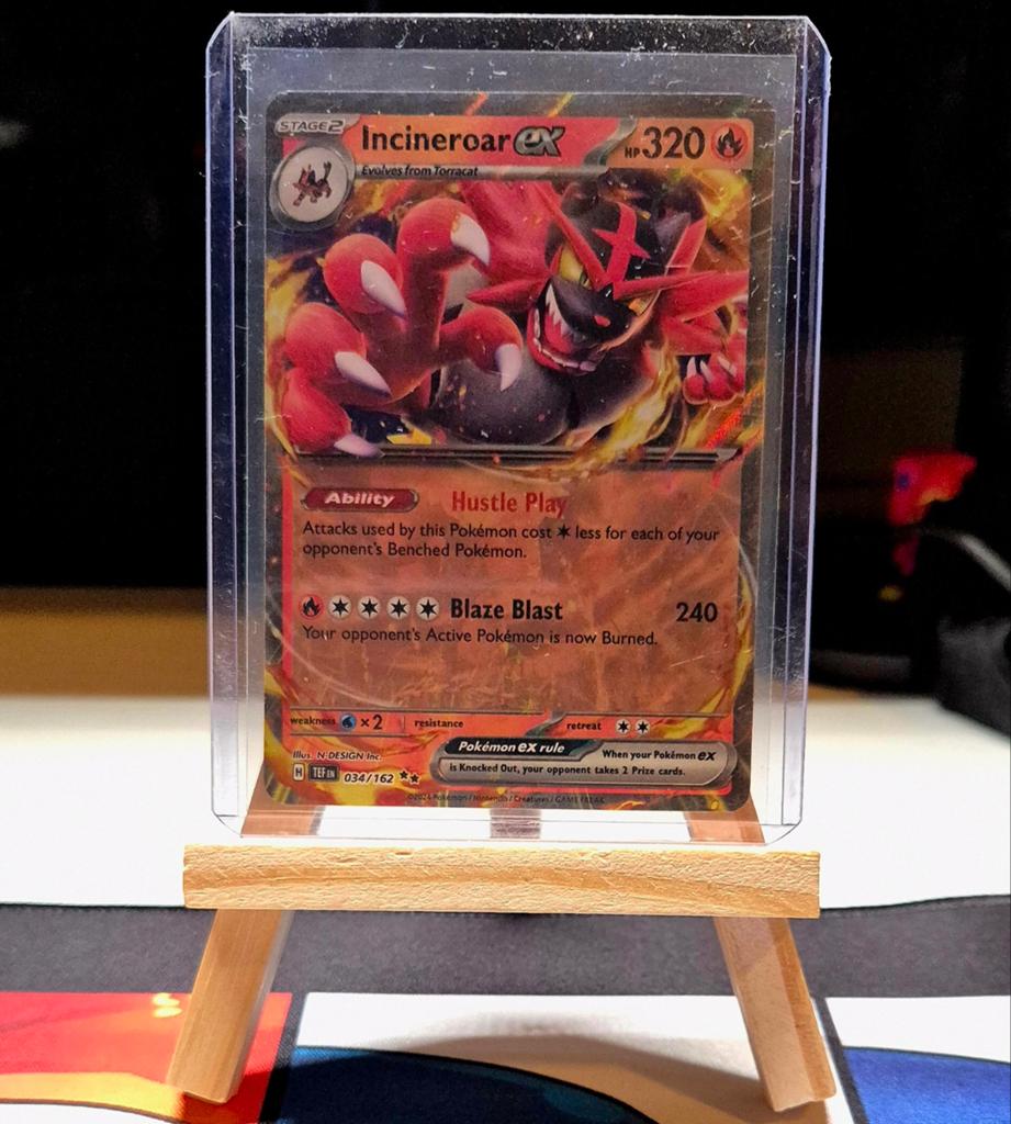 TEMPORAL FORCES STAGE 2 INCINEROAR 3X 034/162, Hobby en Vrije tijd, Verzamelkaartspellen | Pokémon, Zo goed als nieuw, Losse kaart