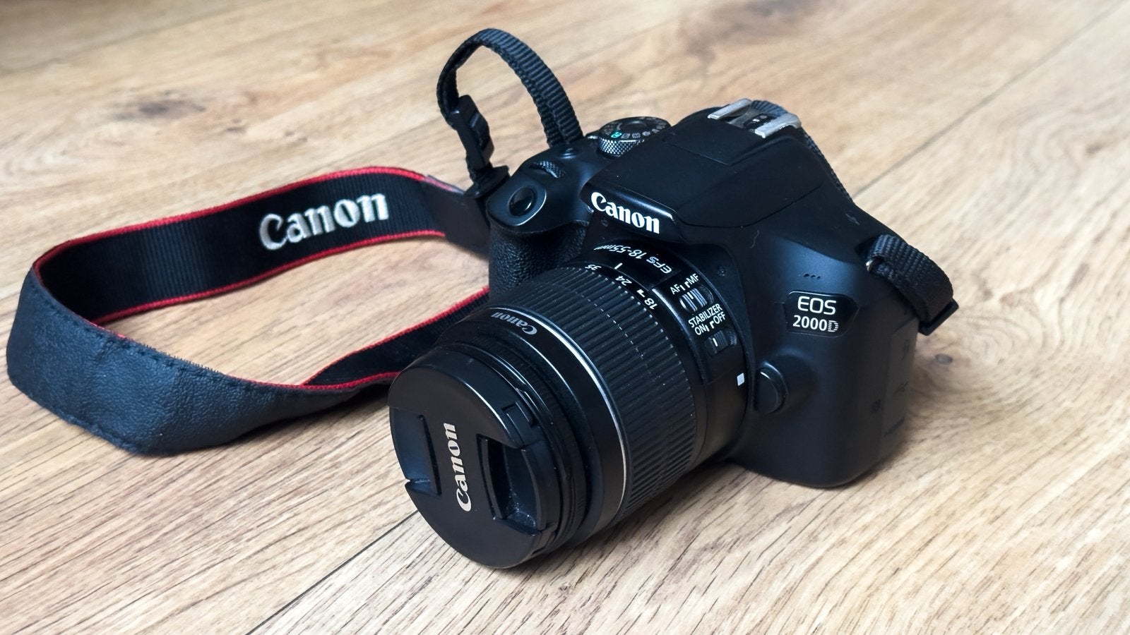 Foto 2 van Canon EOS 2000D + 18-55mm lens – Complete set