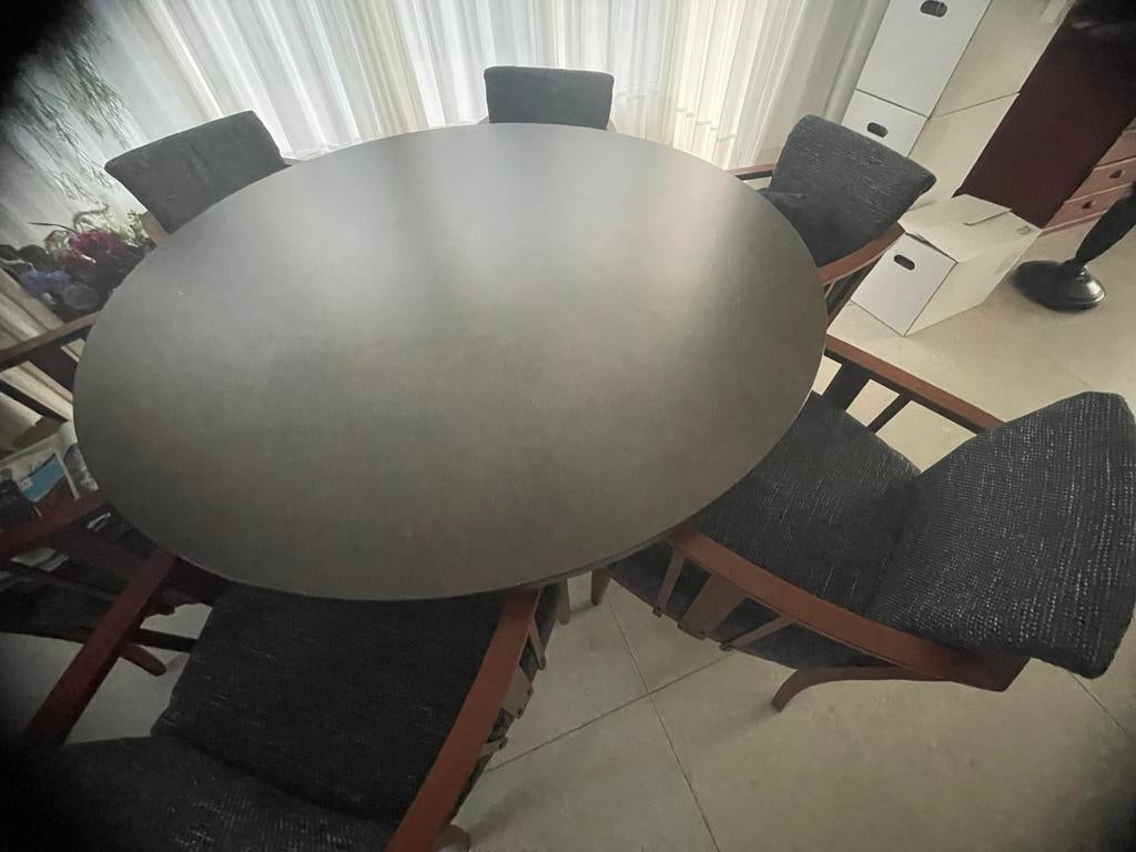 Wengé kleur eettafel met zware metalen voet - 150 cm rond, Huis en Inrichting, Tafels | Eettafels, Ophalen, Overige materialen