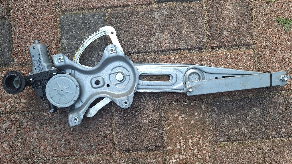 Raammechanisme mechaniek links Toyota Yaris, Ophalen of Verzenden, Gebruikt, Toyota