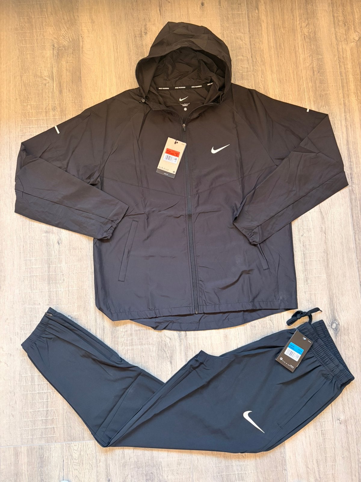 Nike Miller trainingspak - Zwart - Maat M - Nieuw, Kleding | Heren, Maat 48/50 (M), Zwart, Nieuw, Ophalen of Verzenden