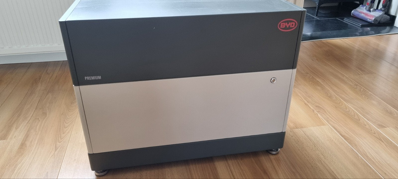 BYD LVS Thuisbatterij 4KW incl, BMU , zeer kort gebruikt, Ophalen, Zo goed als nieuw, Overige typen, 200 wattpiek of meer