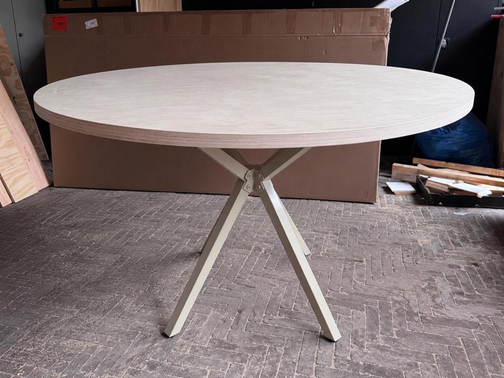 Ronde Multiplex Eettafel 140 cm – 40 mm dik – Proefmodel, Ophalen, 100 tot 150 cm, Rond, Zo goed als nieuw