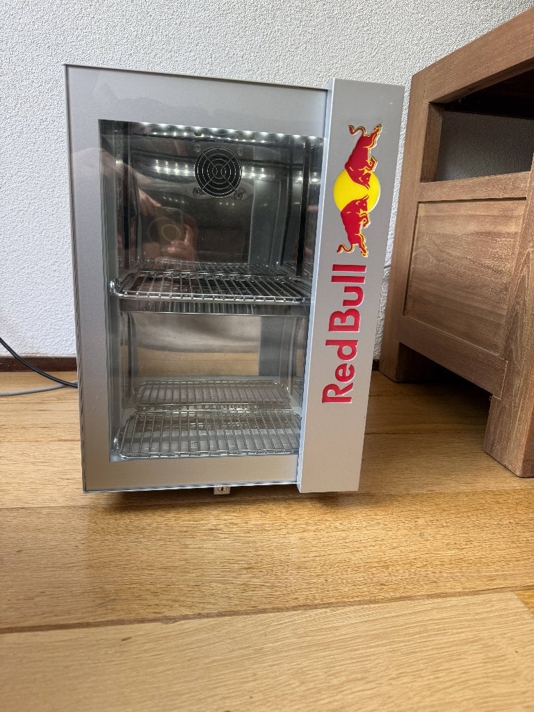 Red Bull mini koelkast met LED verlichting - werkt perfect, Witgoed en Apparatuur, Koelkasten en IJskasten, Ophalen, Zonder vriesvak