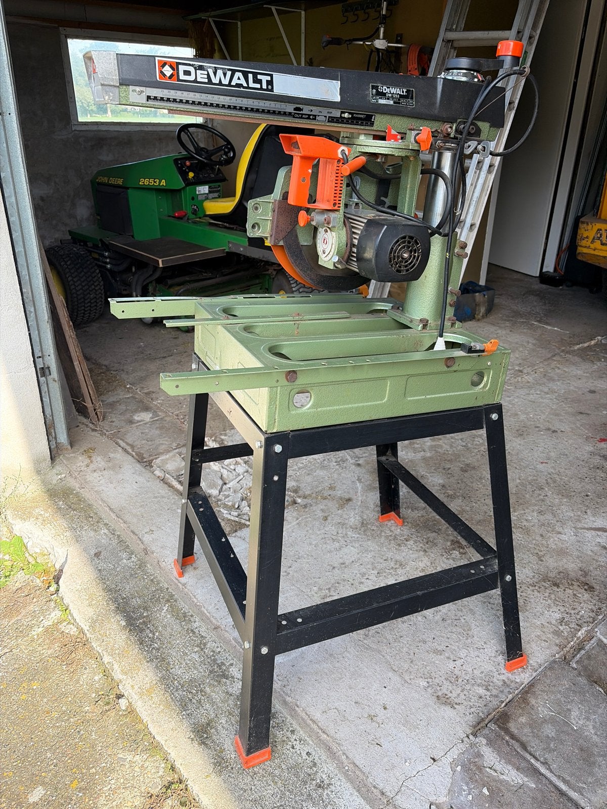DeWalt DW 1253 Afkortzaag - Professionele Radiaalzaag, Ophalen, Gebruikt, 70 mm of meer, Afkortzaag