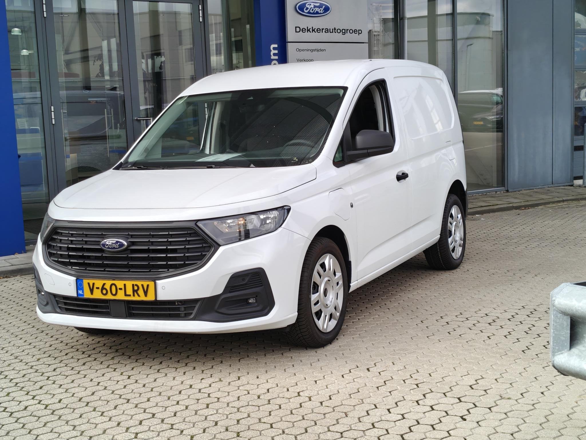Ford Transit Connect 1.5 Trend PHEV 150PK L1 DEMO | BPM VRIJ, Auto's, Bestelauto's, Stof, 1498 cc, Euro 6, 4 cilinders