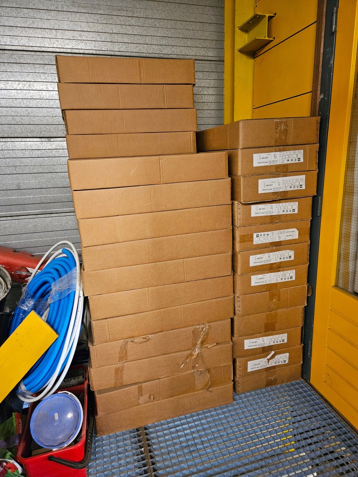 Diverse materialen van tafels/tv frames wegens faillissemt, Info@maasinterieurs.nl, 5272PA, Nieuw, Ophalen of Verzenden