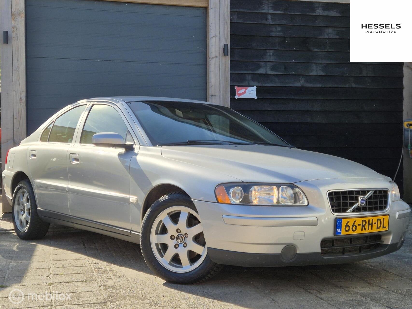 Volvo S60 2.4 Kinetic Automaat, Auto's, Volvo, S60, 2435 cc, 1600 kg, Sedan