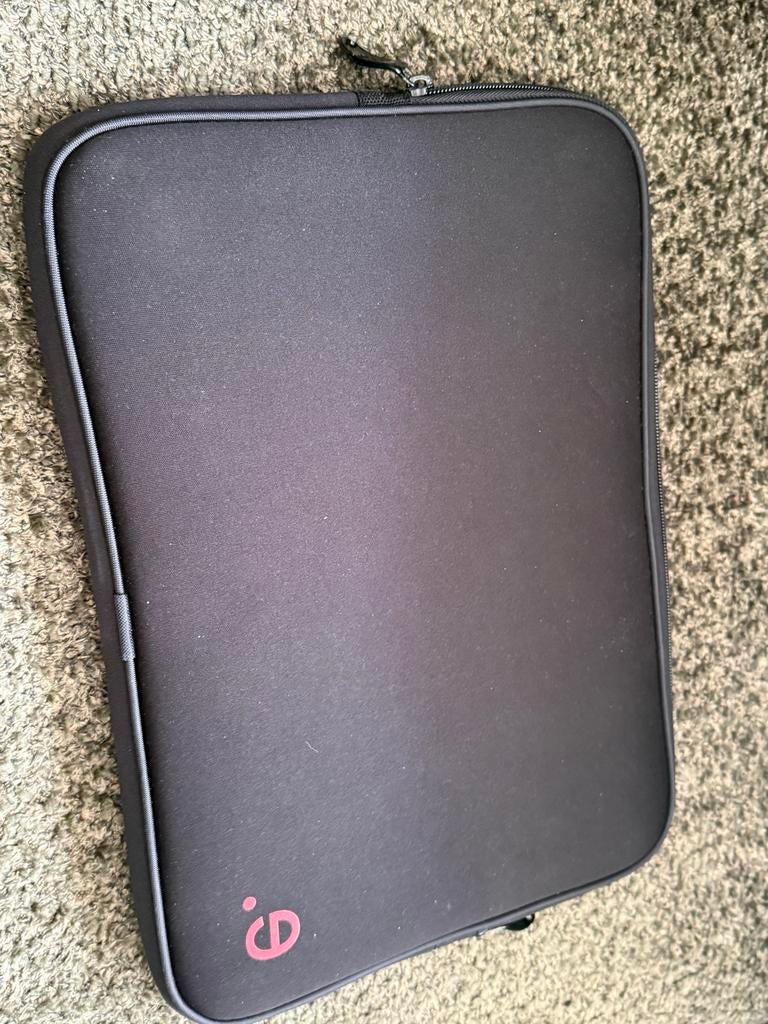 MacBook 13 inch met 4GB RAM, Ophalen, 2 tot 3 Ghz, 13 inch, Zo goed als nieuw