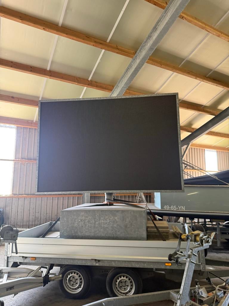 Mobiel led scherm op aanhangwagen 6 m2 wk, Overige merken, Gebruikt, 50 Hz, Ophalen of Verzenden