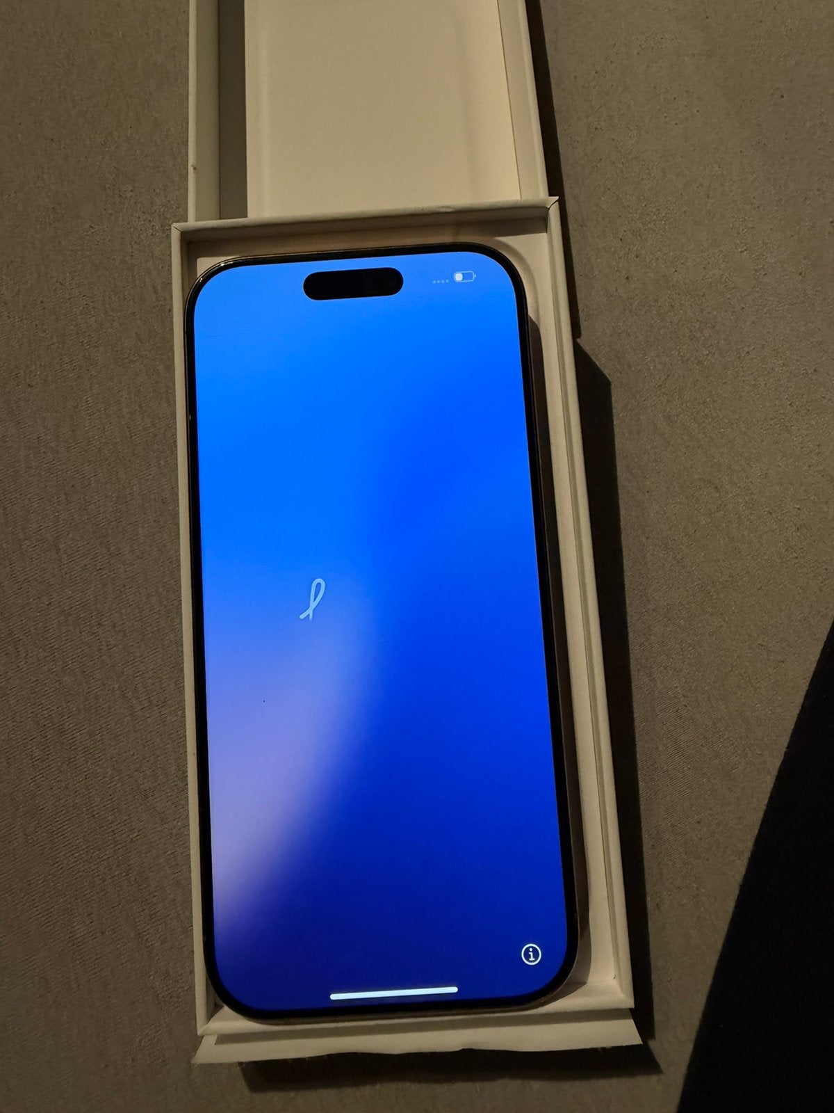 Iphone 16 pro, Ophalen, Zo goed als nieuw, Grijs