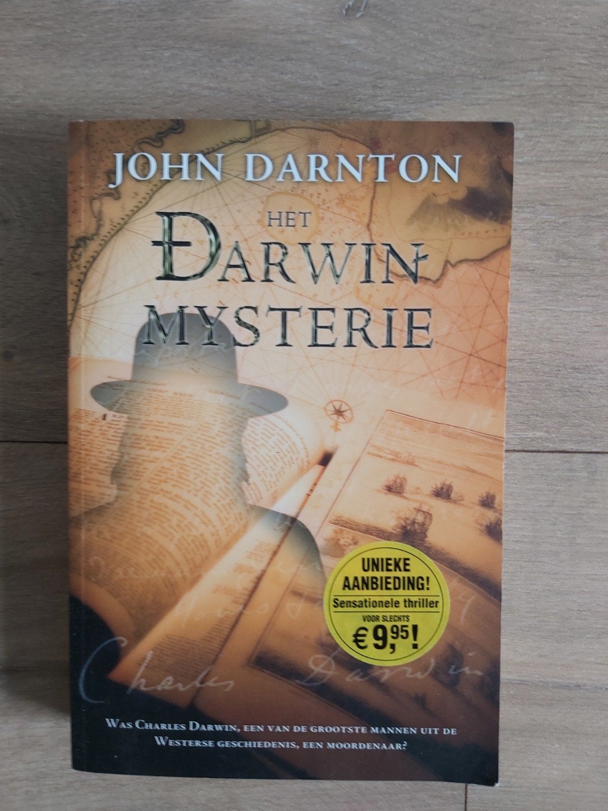 Het Darwin Mysterie - John Darnton (Thriller), Ophalen of Verzenden, Gelezen, John Darnton, Europa overig