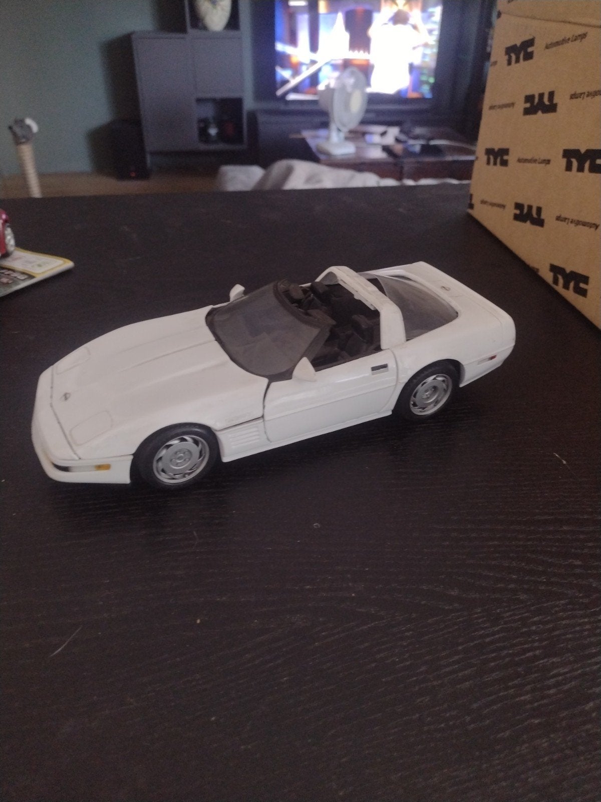 Witte Chevrolet Corvette C4 Modelauto, Hobby en Vrije tijd, Modelauto's | 1:18, Gebruikt, Ophalen of Verzenden