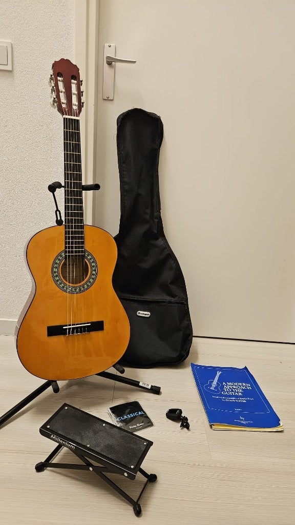Startone klassieke akoestische gitaar + toebehoren, Muziek en Instrumenten, Snaarinstrumenten | Gitaren | Akoestisch, Ophalen
