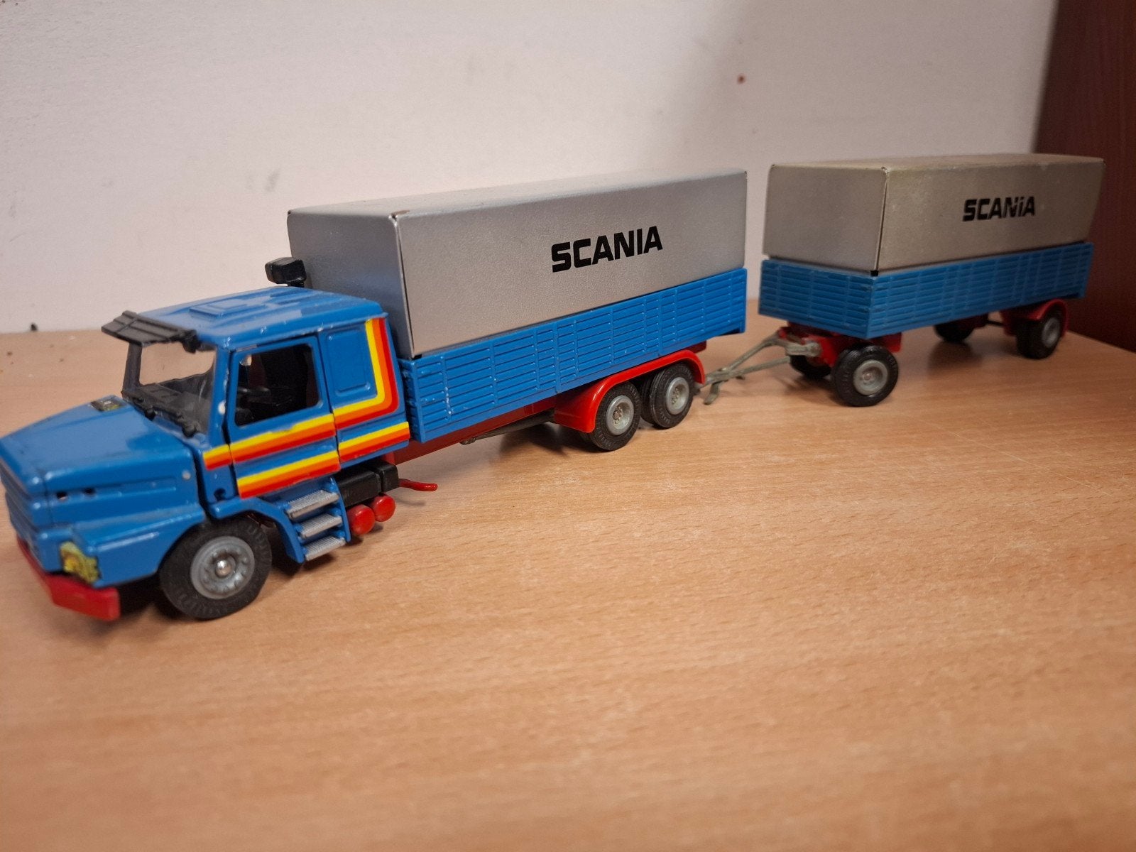 scania torpedo combi tekno opknapper, Hobby en Vrije tijd, Modelauto's | 1:50, Ophalen of Verzenden, Gebruikt, Bus of Vrachtwagen