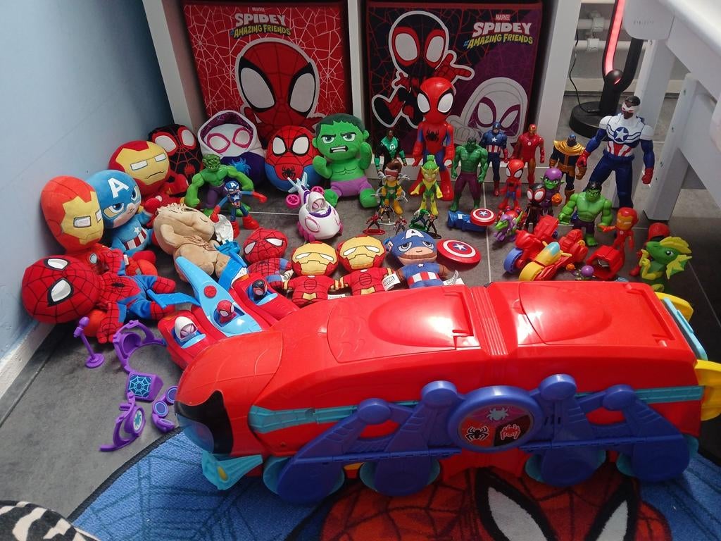 Heel veel spiderman en zijn vrienden, Ophalen, Zo goed als nieuw, Overige typen