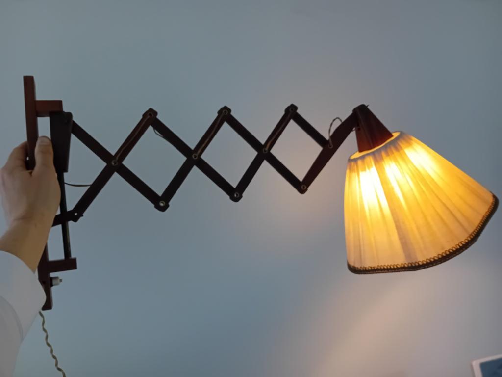 Vintage schaarlamp van teak met plissé kap, Ophalen of Verzenden